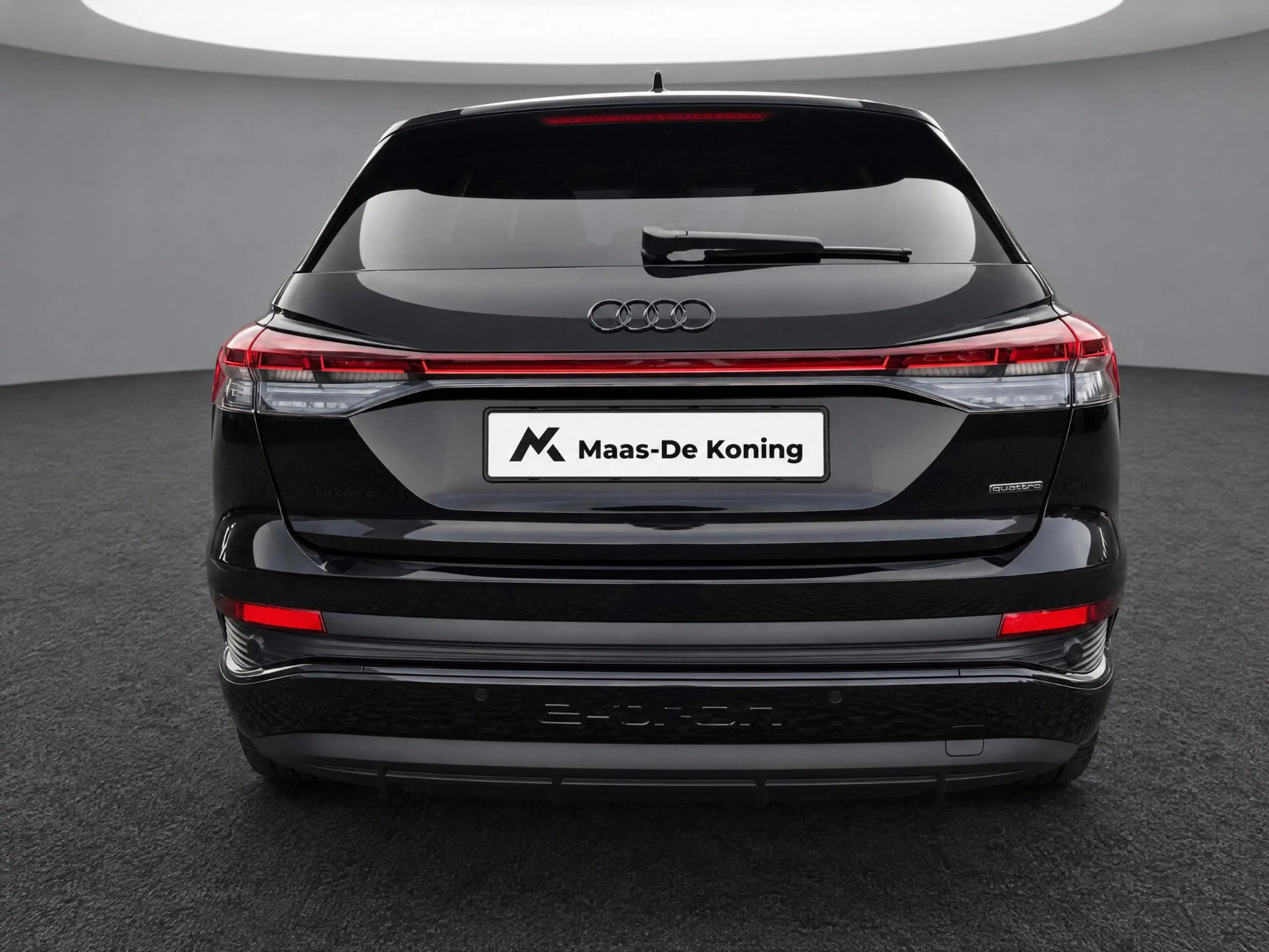Audi Q4 e-tron 45 quattro 286pk S Edition 82 kWh · Trekhaak · 21' — photo 6
