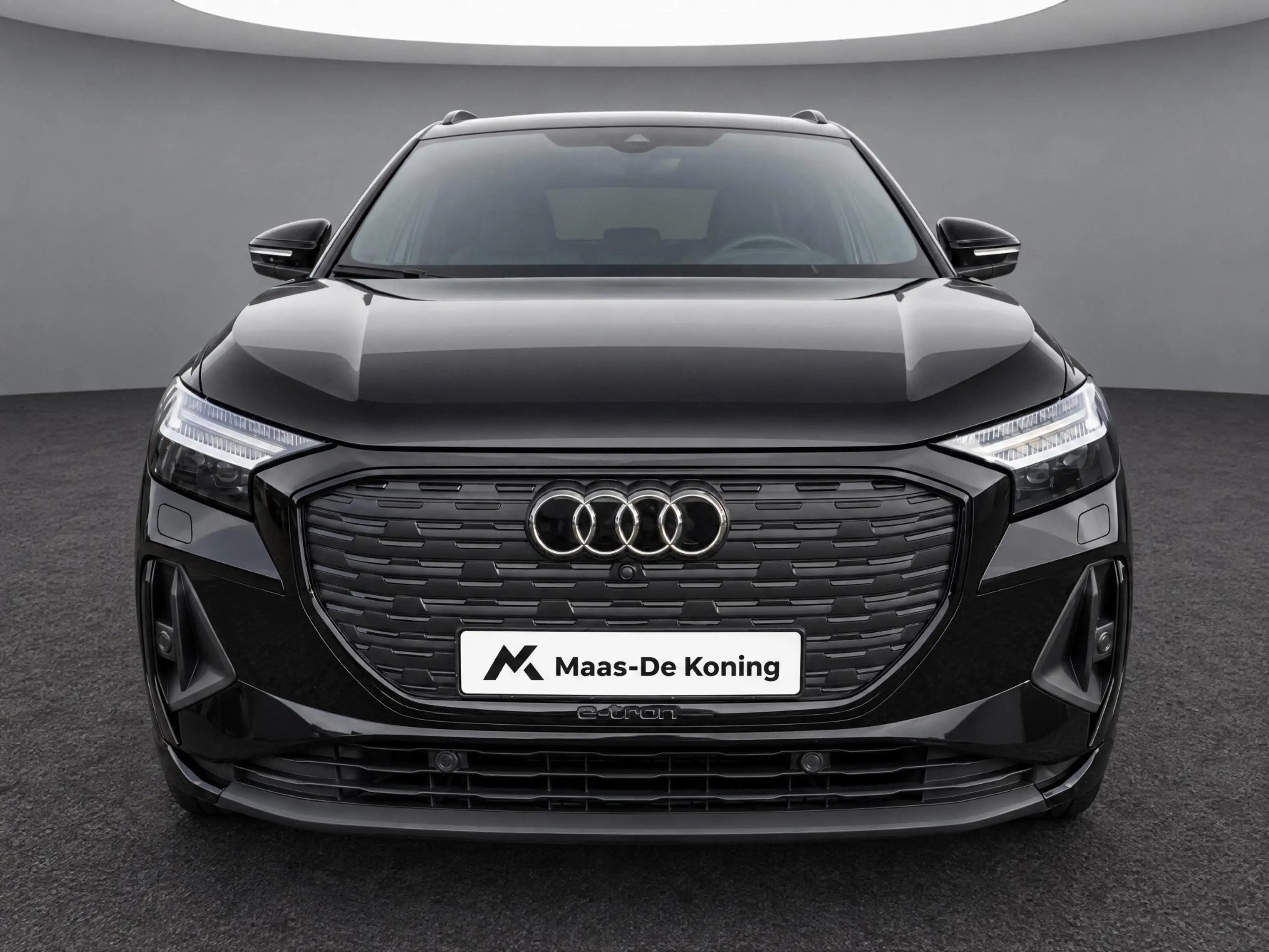 Audi Q4 e-tron 45 quattro 286pk S Edition 82 kWh · Trekhaak · 21' — photo 2