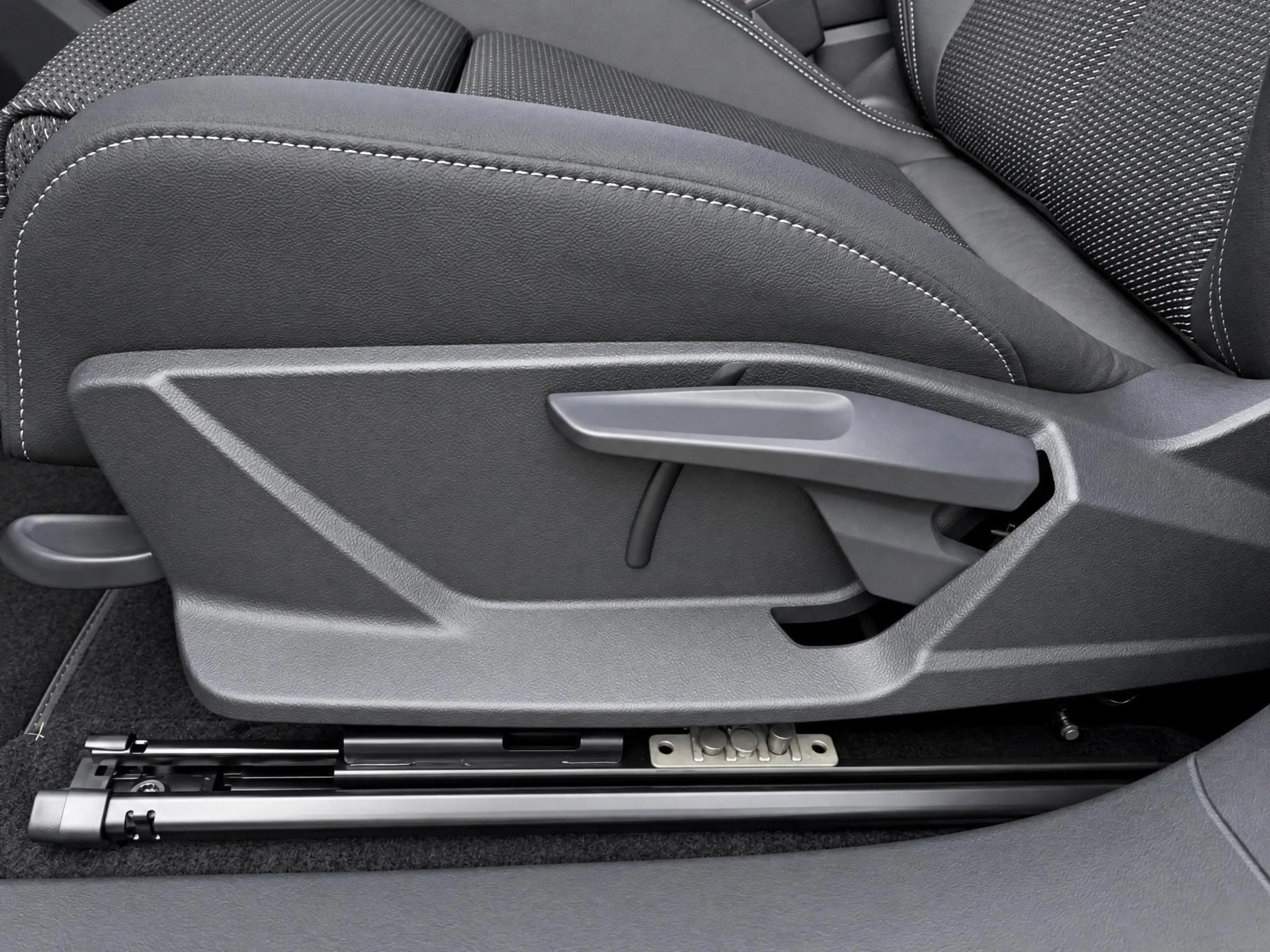 Audi Q4 e-tron 45 quattro 286pk S Edition 82 kWh · Trekhaak · 21' — photo 15