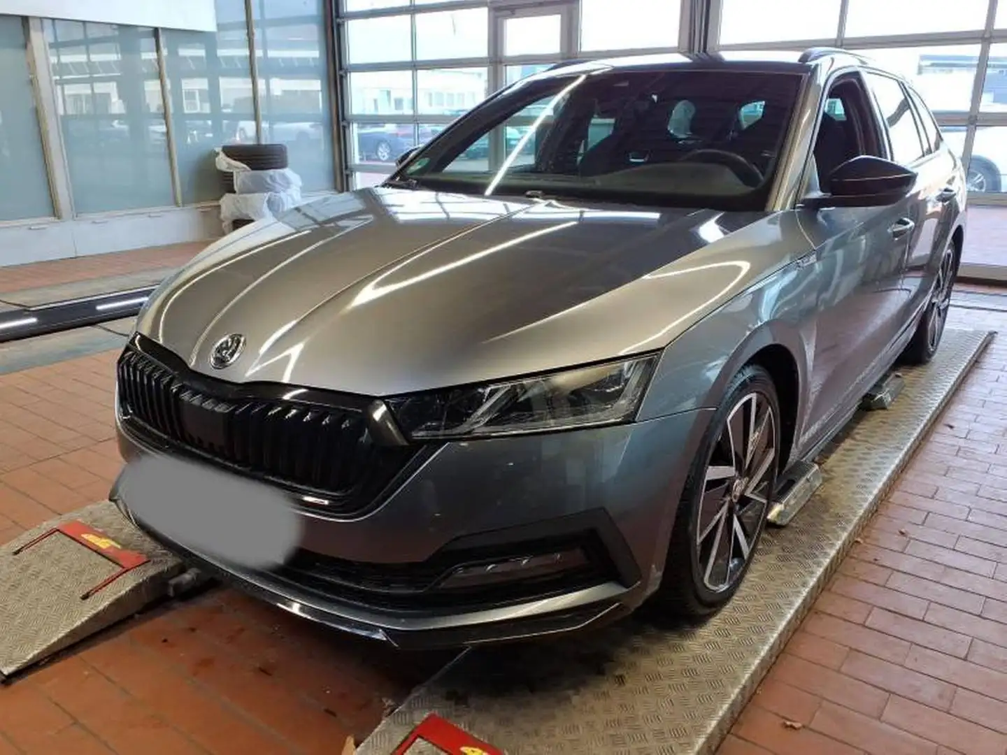 Skoda Octavia Combi 1.5TSI e-TEC DSG Sportline Grau - 2