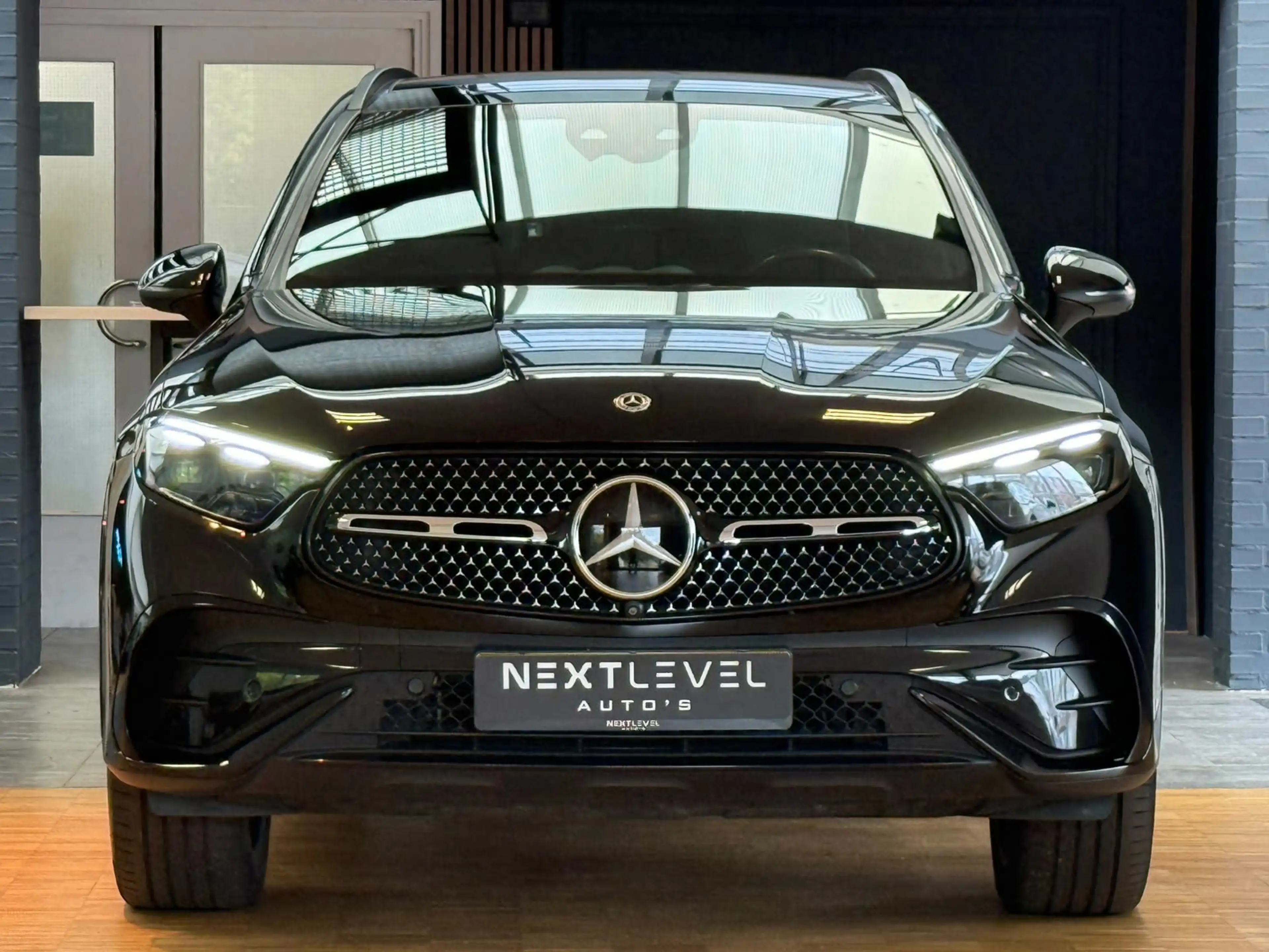 Mercedes-Benz GLC 400 400e 4MATIC AMG Line — photo 12