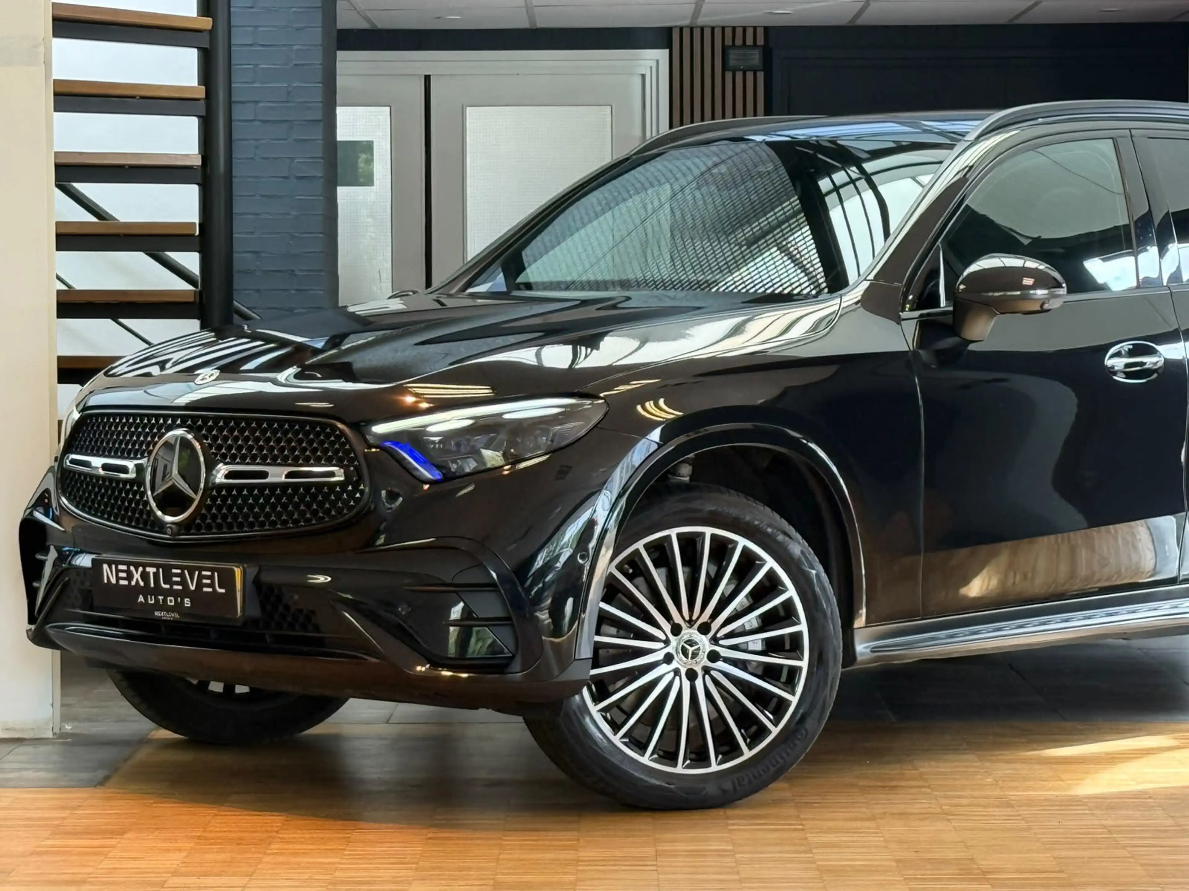 Mercedes-Benz GLC 400 400e 4MATIC AMG Line — photo 2