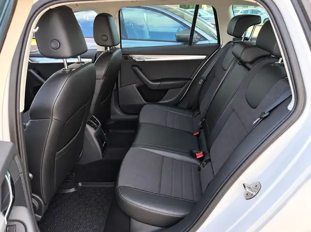 Skoda Octavia view 21