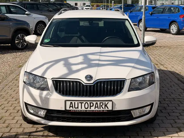 Skoda Octavia view 2
