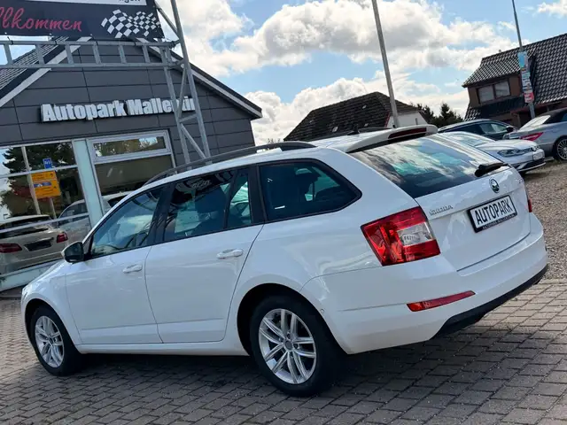 Skoda Octavia view 5
