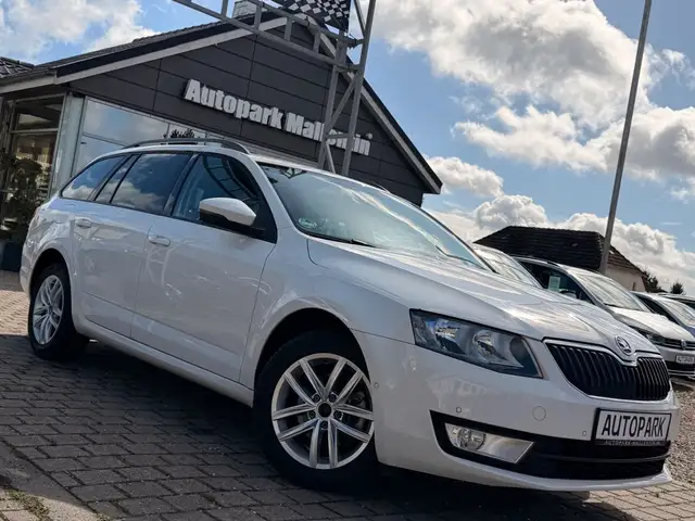 Skoda Octavia main image