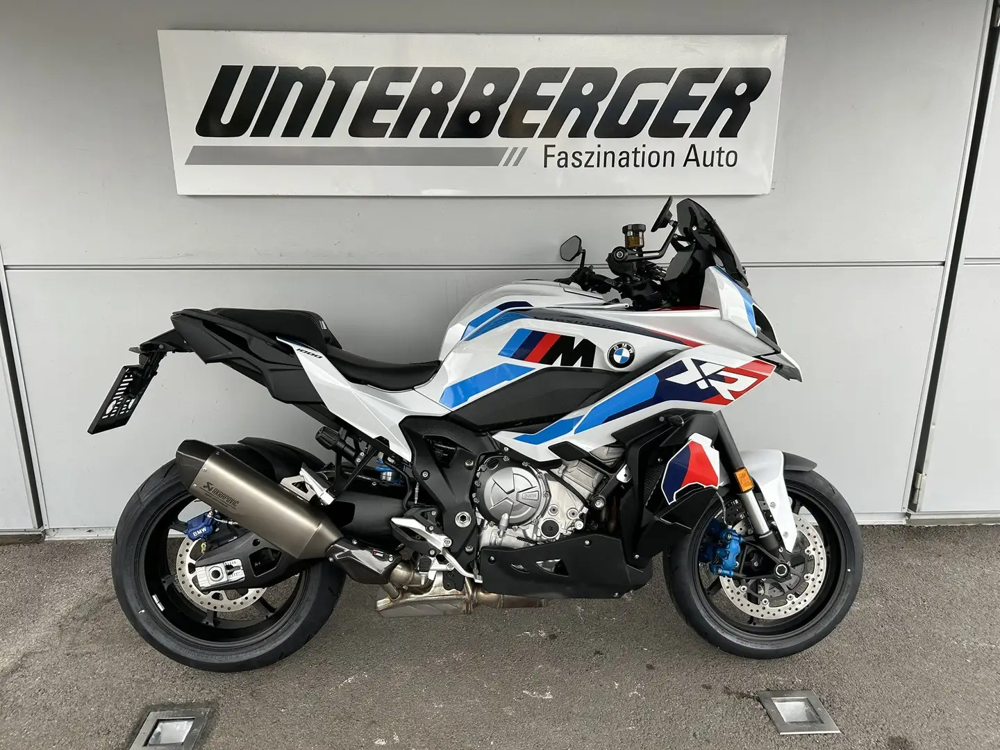 BMW M 1000 XR KM9 Alb - 2