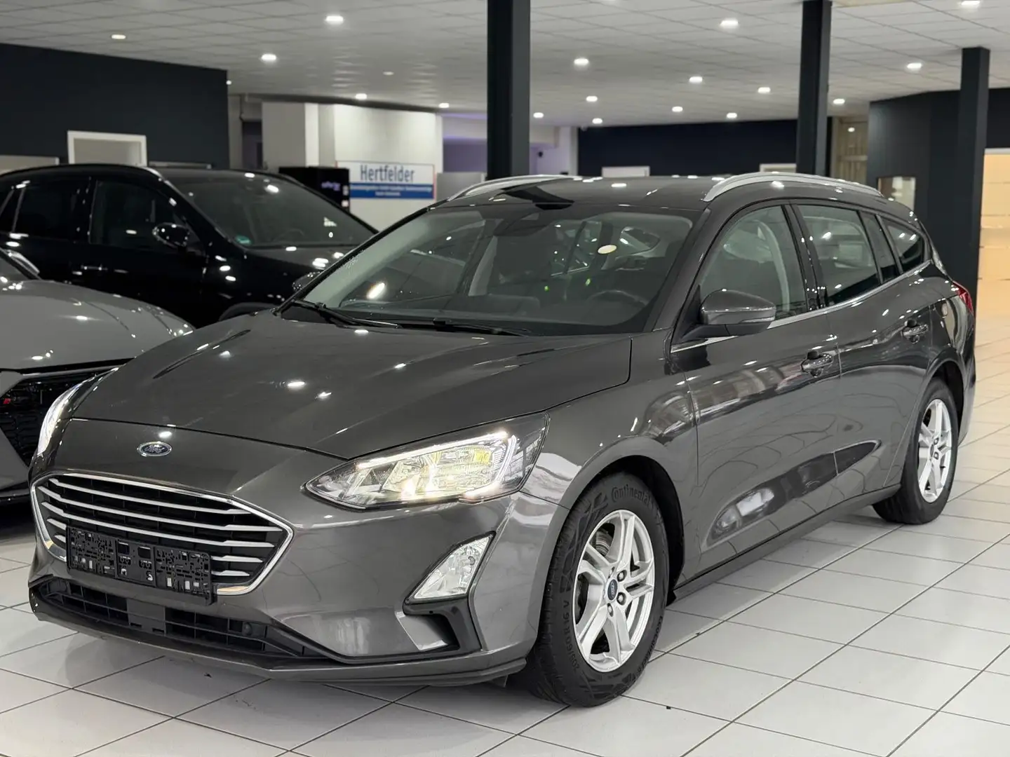 Ford Focus Turnier C&C*AUTOMATIK*KAMERA*LED*CARPLAY* Grau - 1