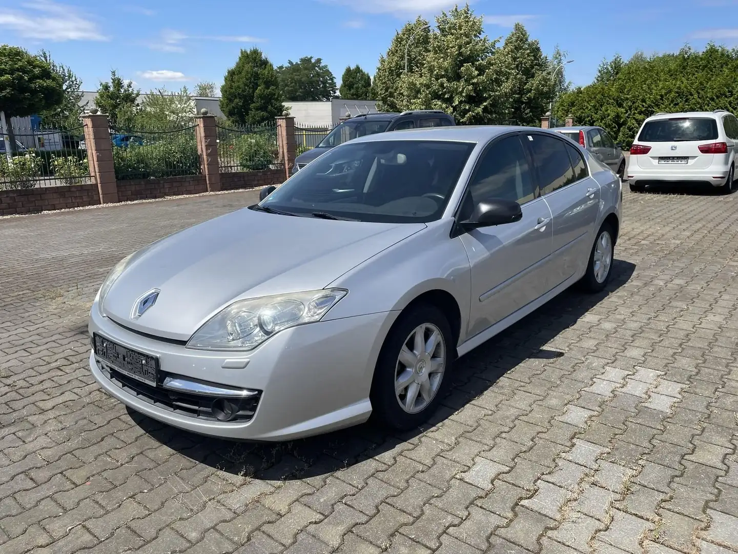 Renault Laguna Dynamique 2.0 NAVI , PDC, XENON .... Silber - 1
