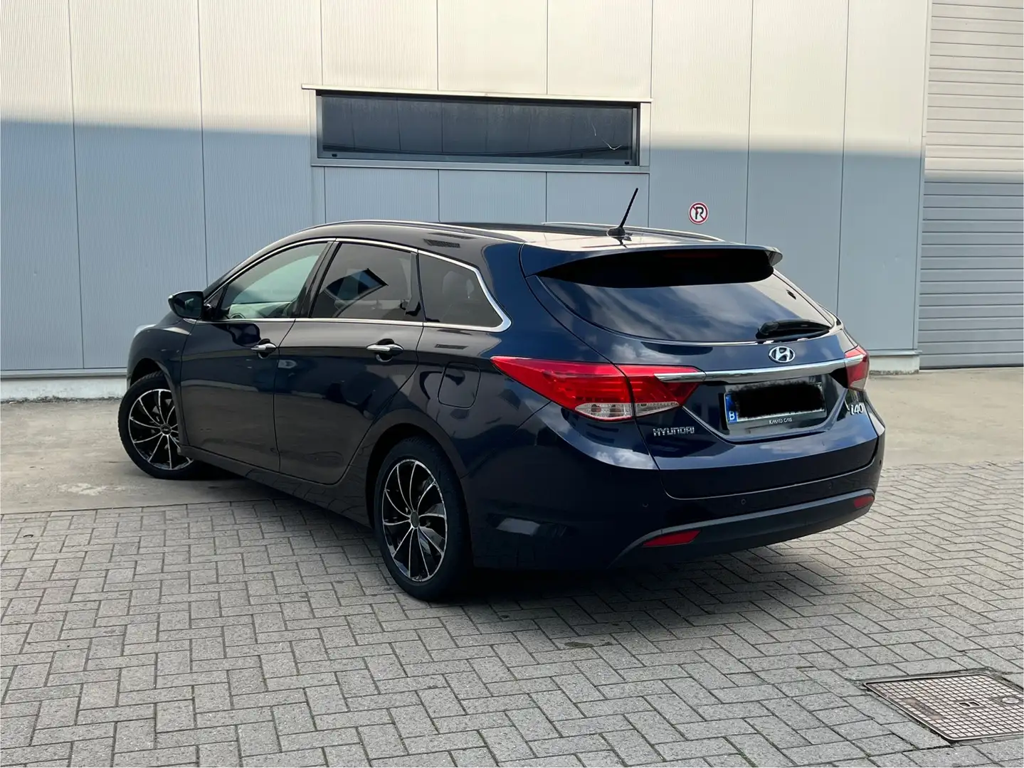 Hyundai i40 i40cw 1.6i / Prix marchand / Dealer price Blau - 2