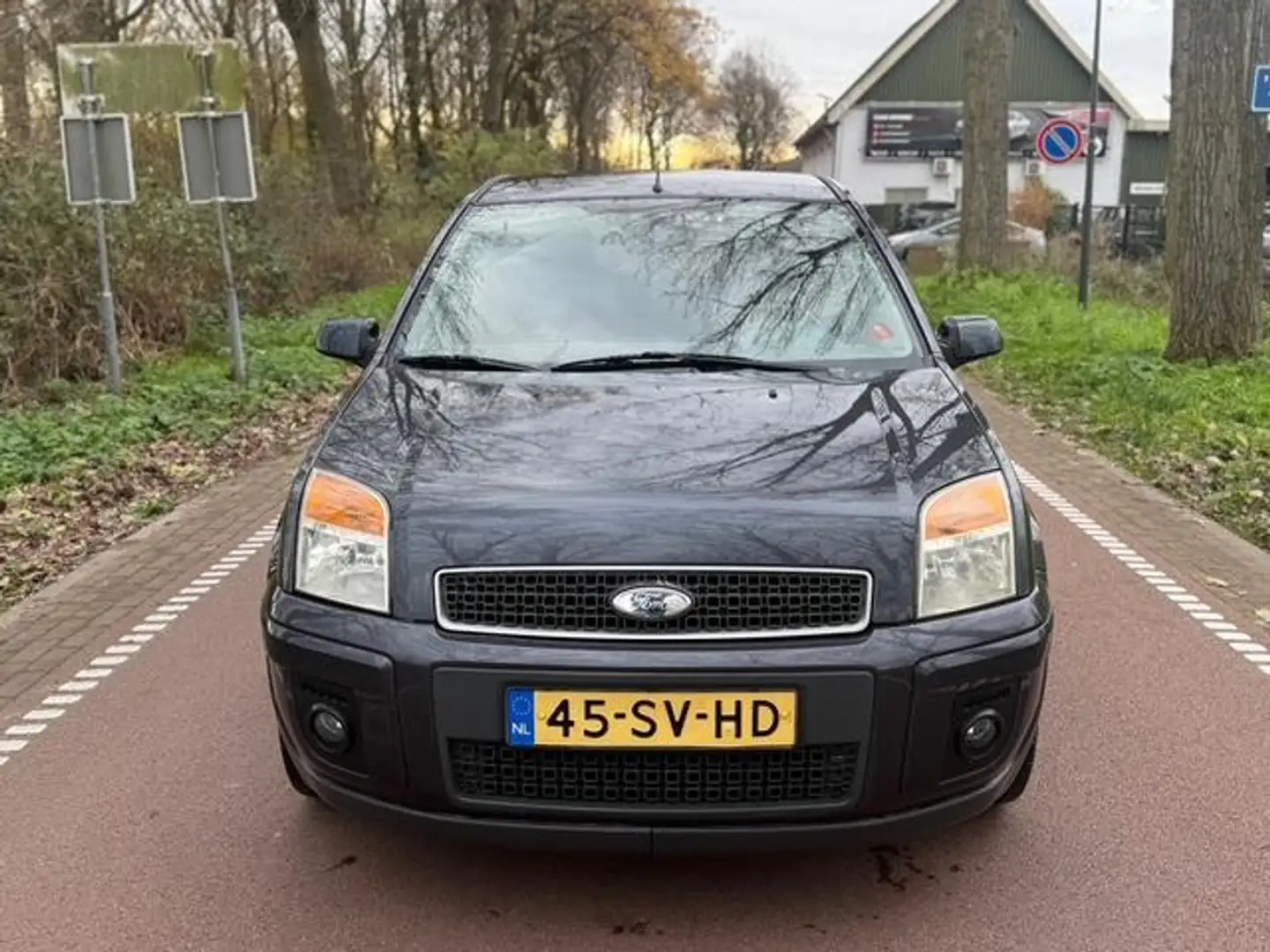 Ford Fusion 1.4-16V Futura AIRCO!PDC!TREKHAAK!APK2026!KOOPJE! Gris - 2