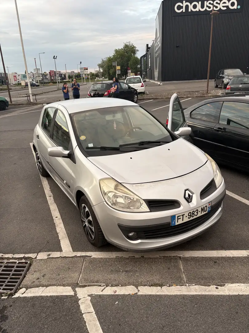 Renault Clio 1.5 dCi 70 Confort Dynamique - 1