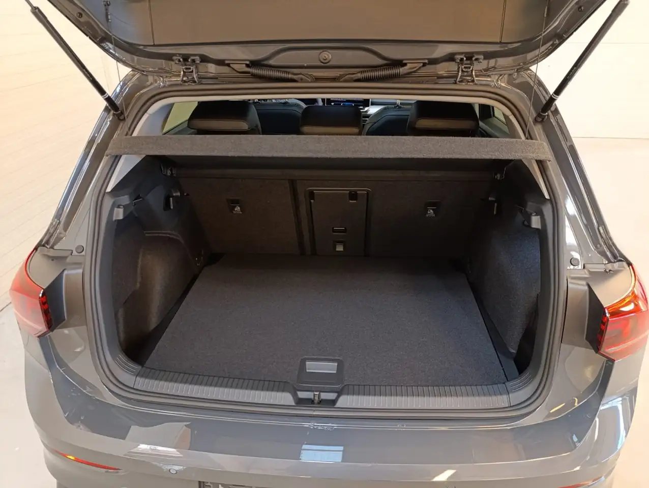 Volkswagen Golf Rabbit TSI 6