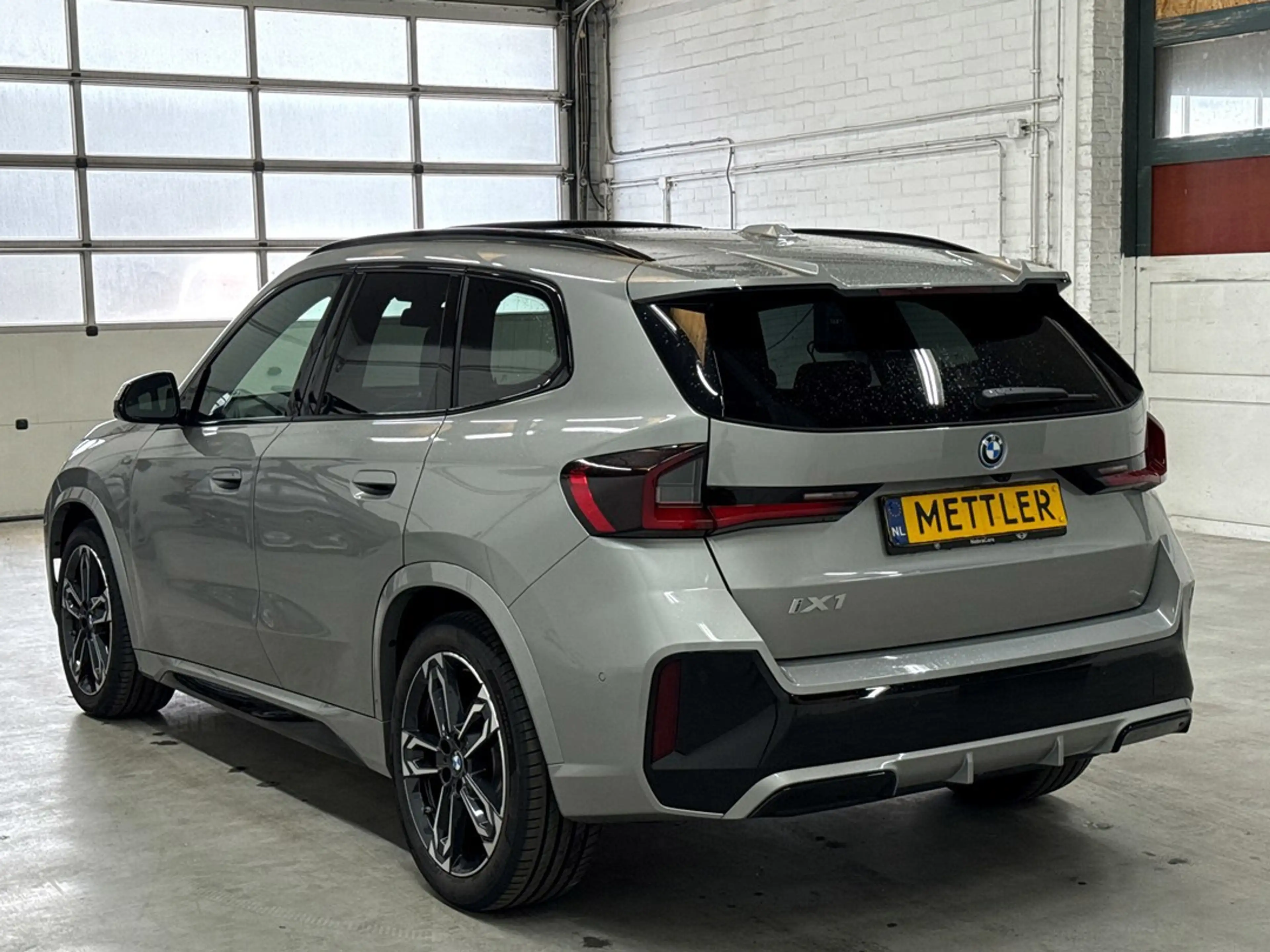 BMW iX1 EDrive20 67 kWh M Sport Edition | Harman Kardon | — photo 3