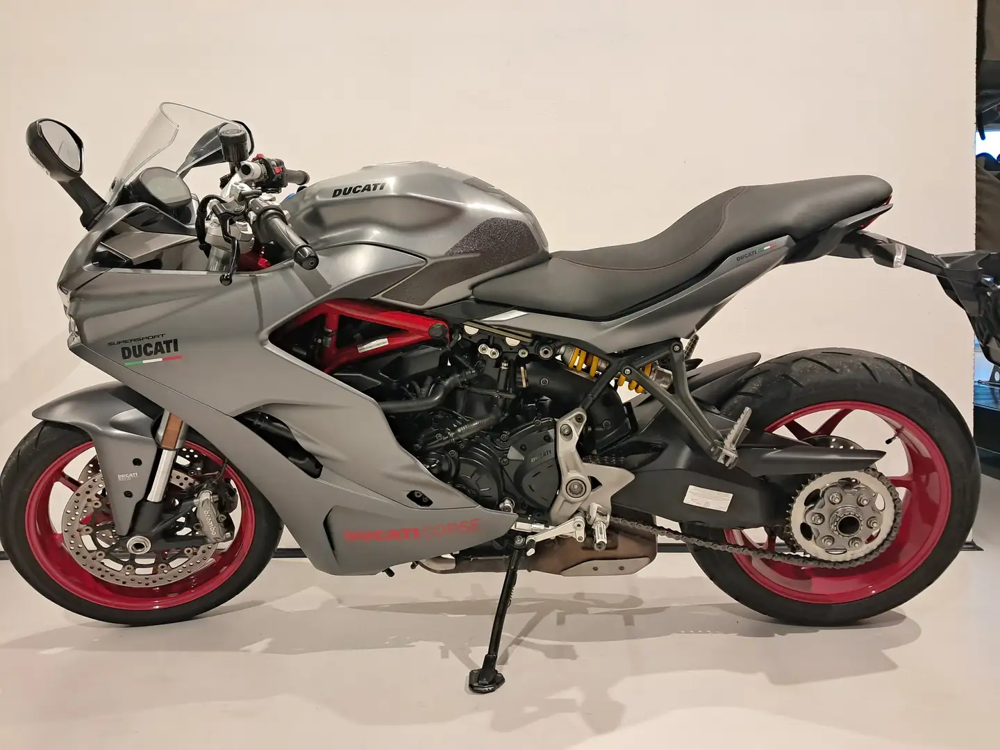 Ducati SuperSport 939 Gri - 1