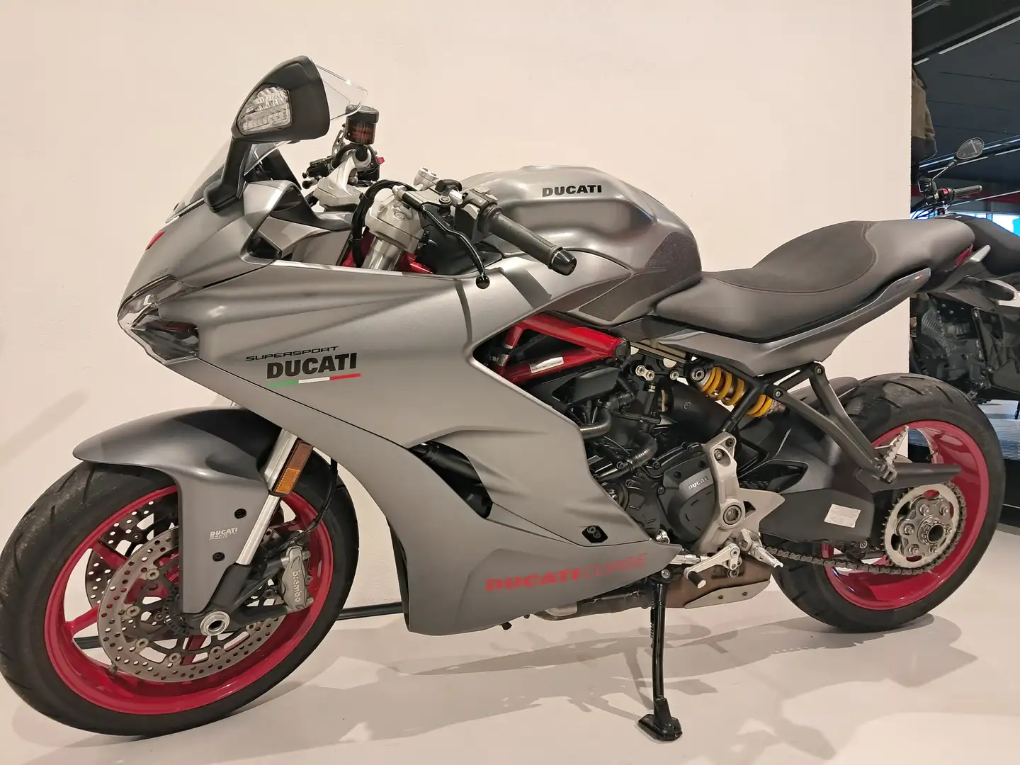 Ducati SuperSport 939 Gri - 2