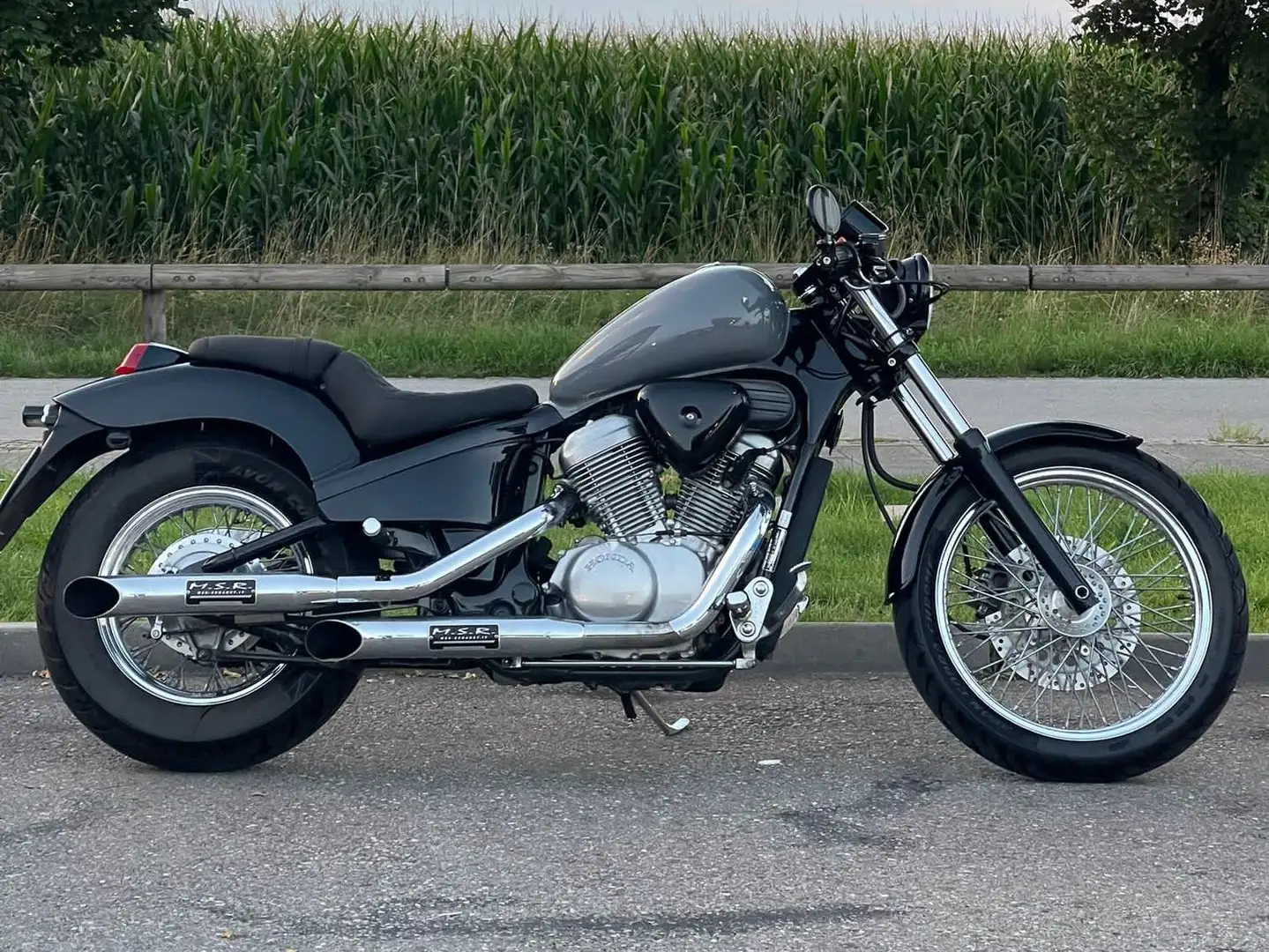 Honda VT 600 (A2 geeignet) crna - 1