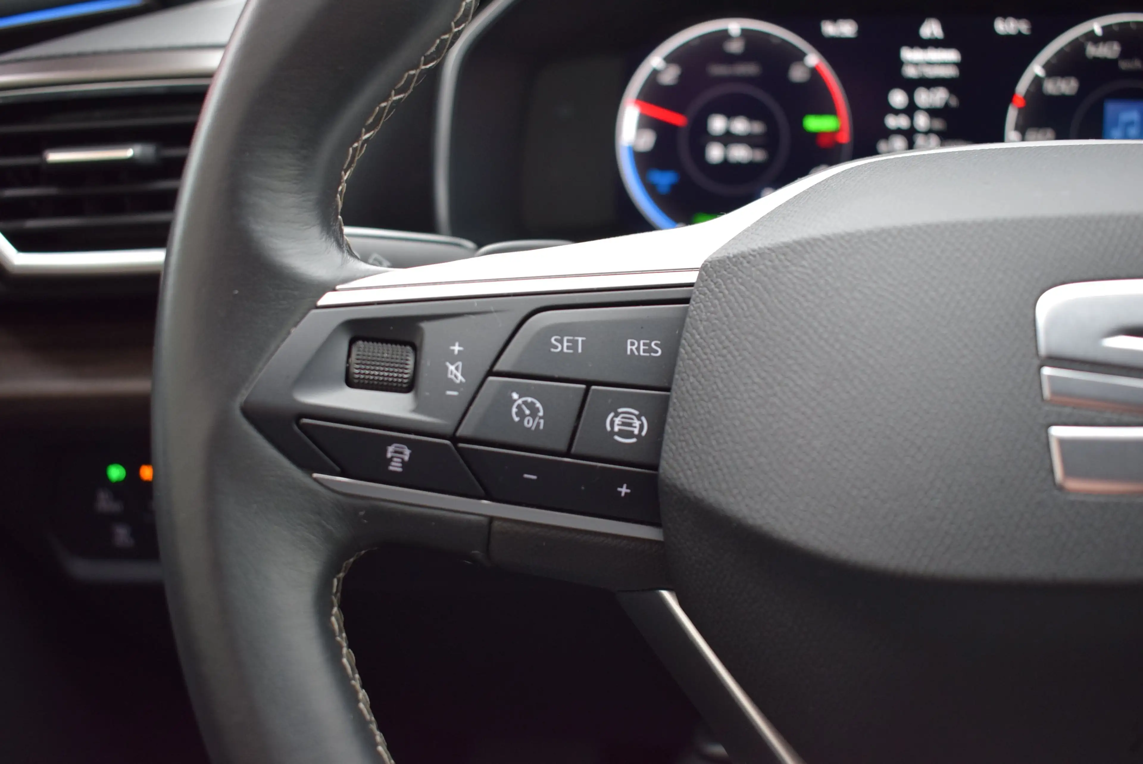 SEAT Leon e-Hybrid Xcellence e-Hybrid 1.4 TSI /Navi/ACC/WinterP/ALU — photo 10