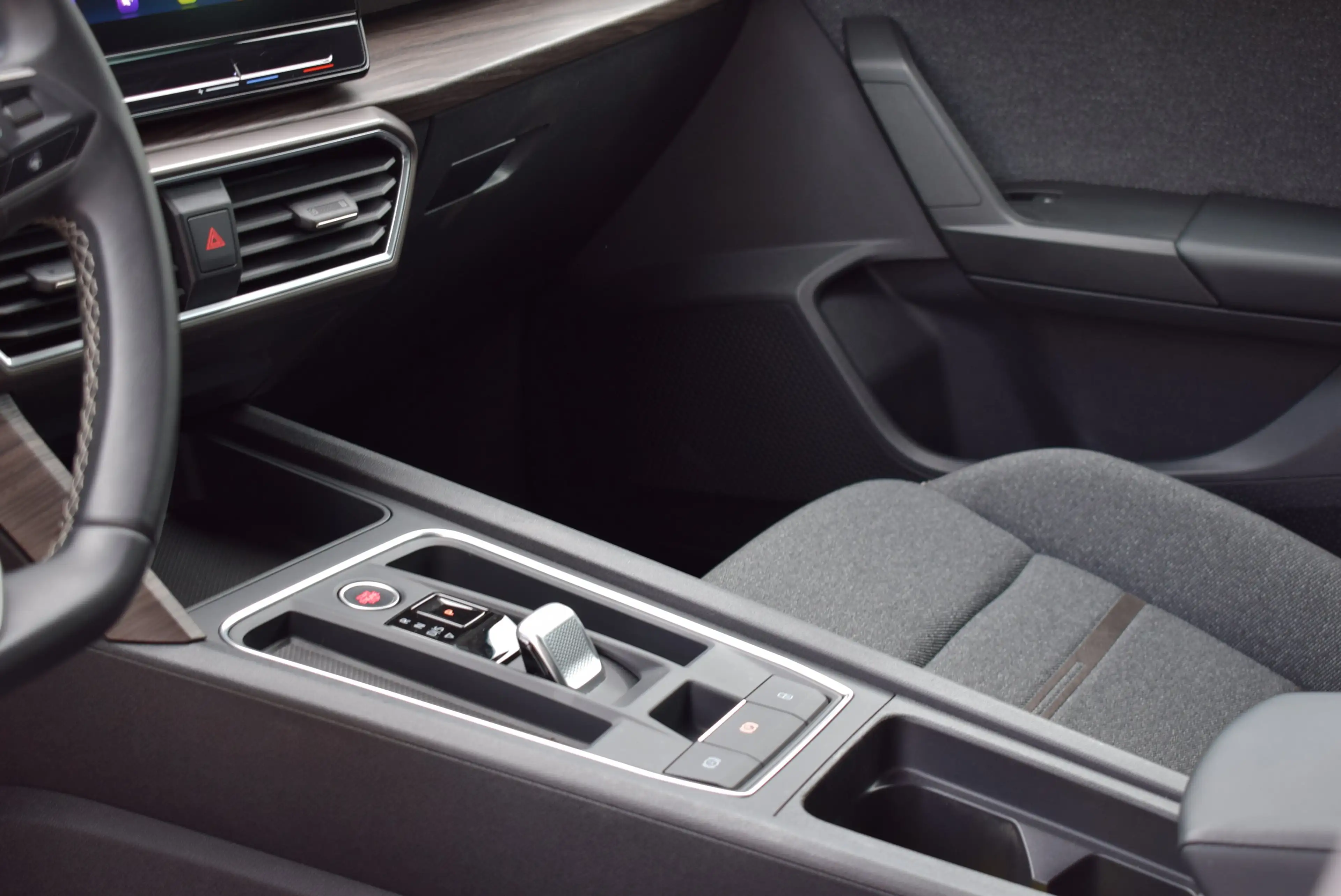 SEAT Leon e-Hybrid Xcellence e-Hybrid 1.4 TSI /Navi/ACC/WinterP/ALU — photo 20