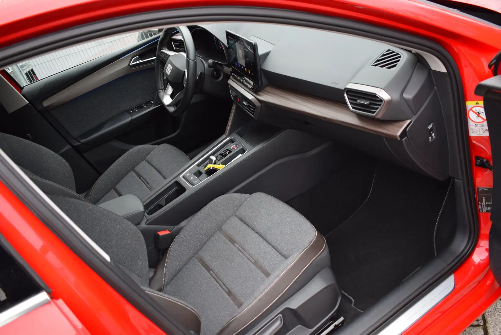 SEAT Leon e-Hybrid Xcellence e-Hybrid 1.4 TSI /Navi/ACC/WinterP/ALU Rot - 2