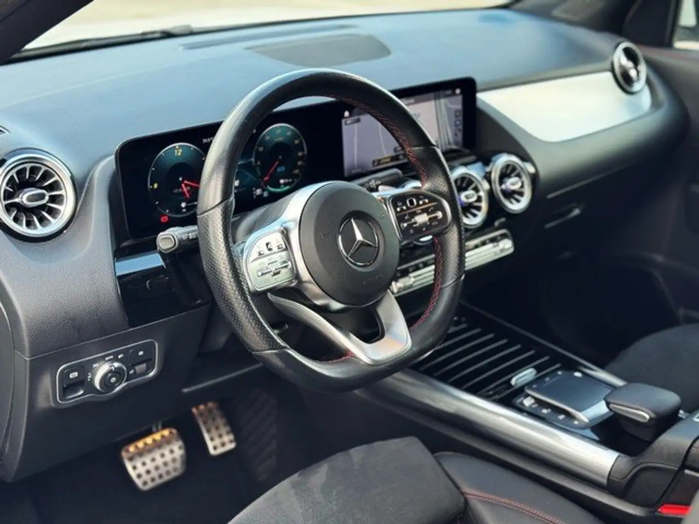 Mercedes-Benz GLA 250 4Matic 7G-DCT Blanco - 2