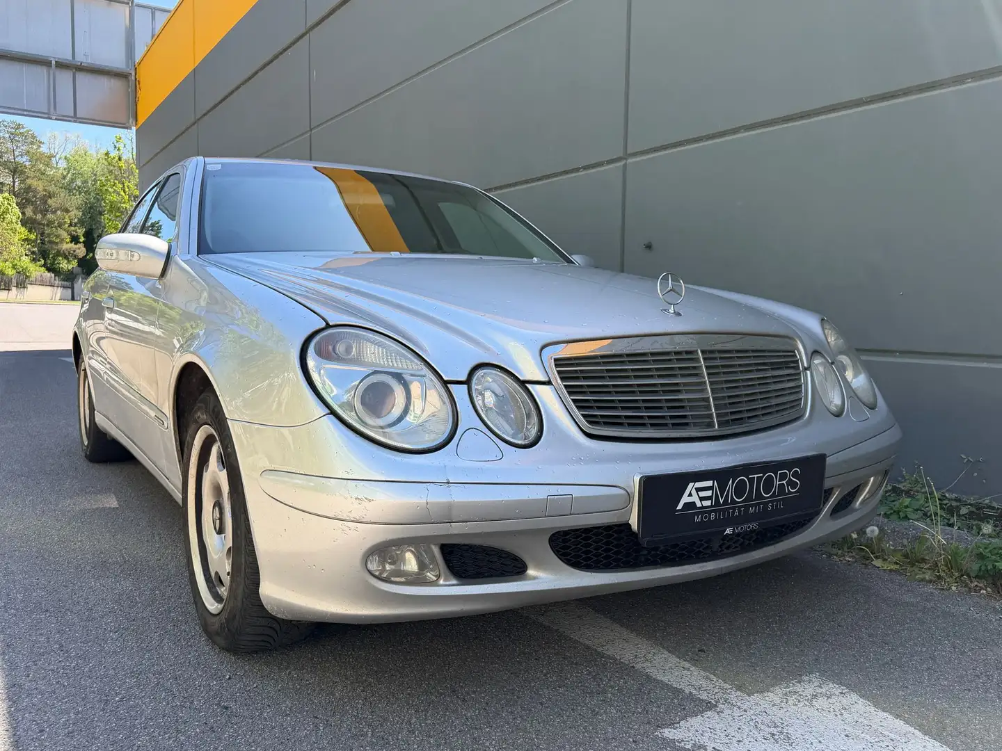 Mercedes-Benz E 220 CDI*KLIMA*TEMPOMAT*SITZHZG*KREDIT* Grau - 1
