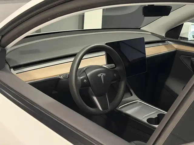 Tesla Model Y view 3