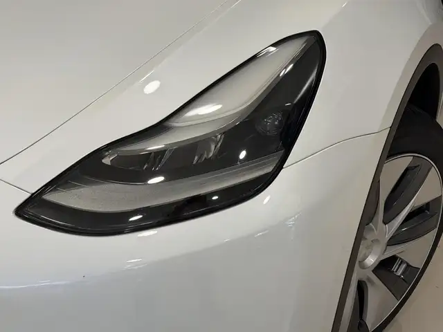 Tesla Model Y view 11