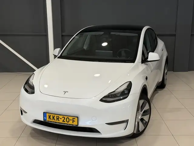 Tesla Model Y view 7