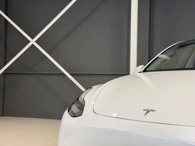 Tesla Model Y view 9