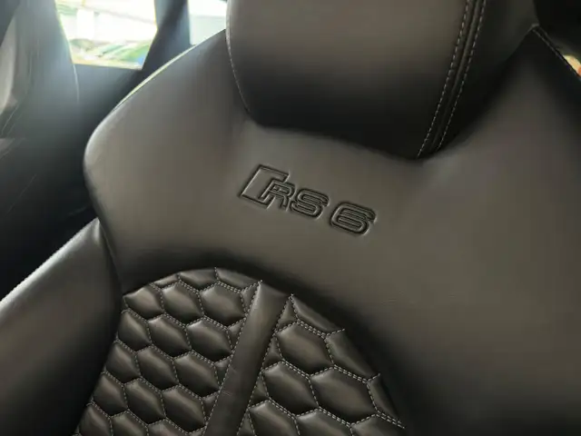 Audi RS6 view 12