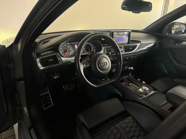 Audi RS6 view 9