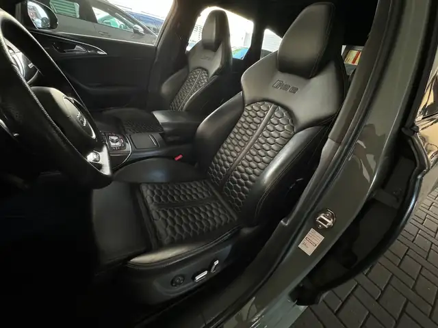Audi RS6 view 10