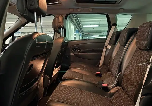 Renault Scenic view 2