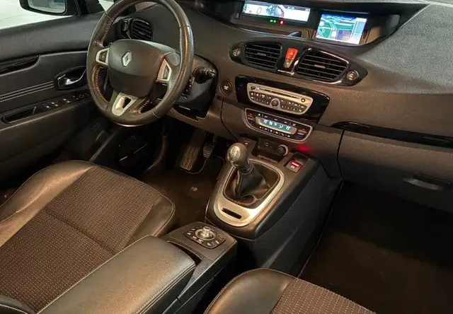 Renault Scenic view 3