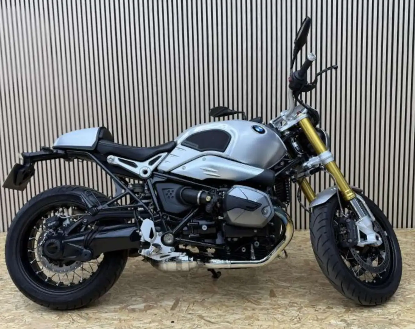 BMW R nineT Argent - 1