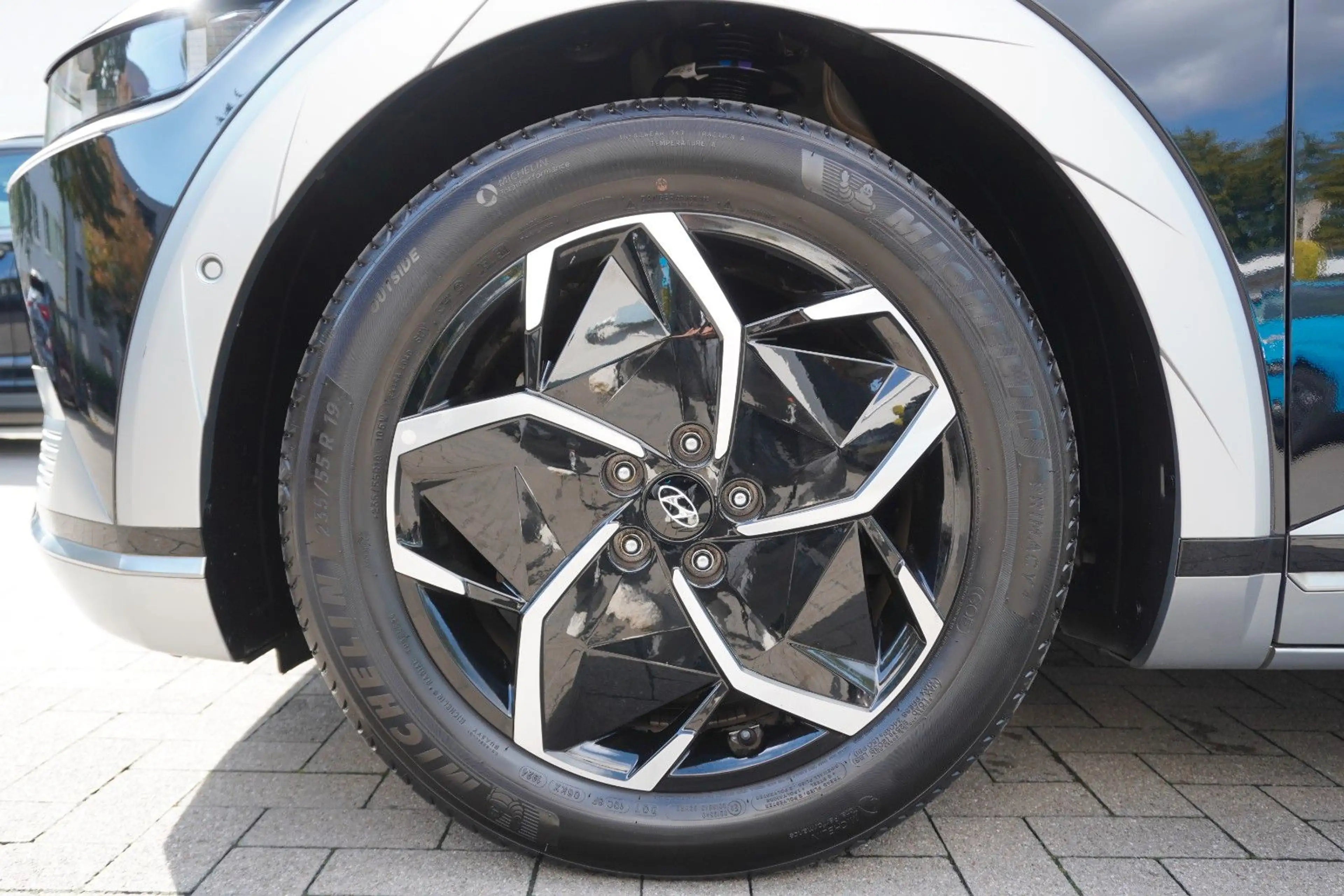 Hyundai IONIQ 5 UNIQ 360° Belüf AHK 4xSHz BOSE TotWi ACC — photo 5