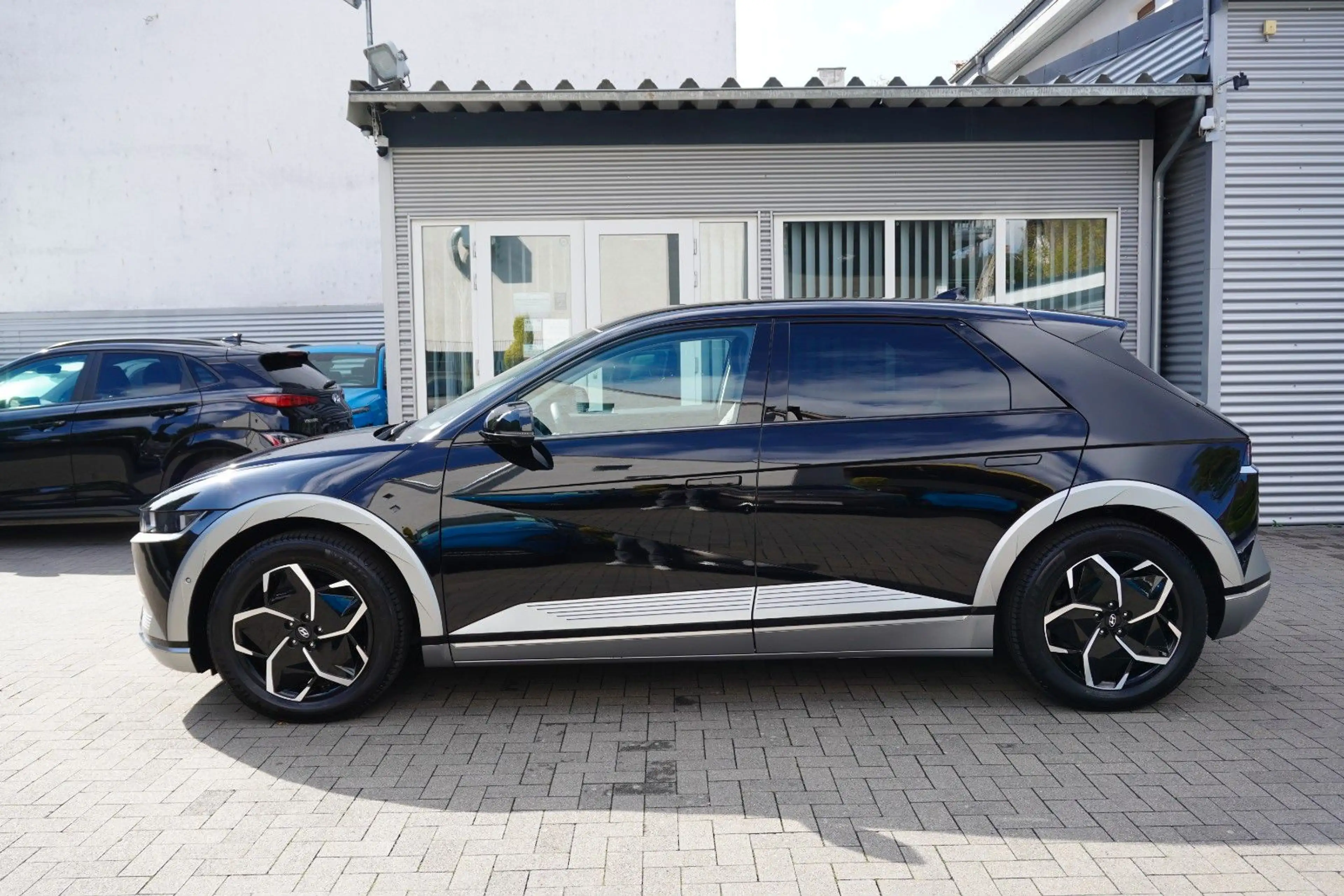 Hyundai IONIQ 5 UNIQ 360° Belüf AHK 4xSHz BOSE TotWi ACC — photo 3