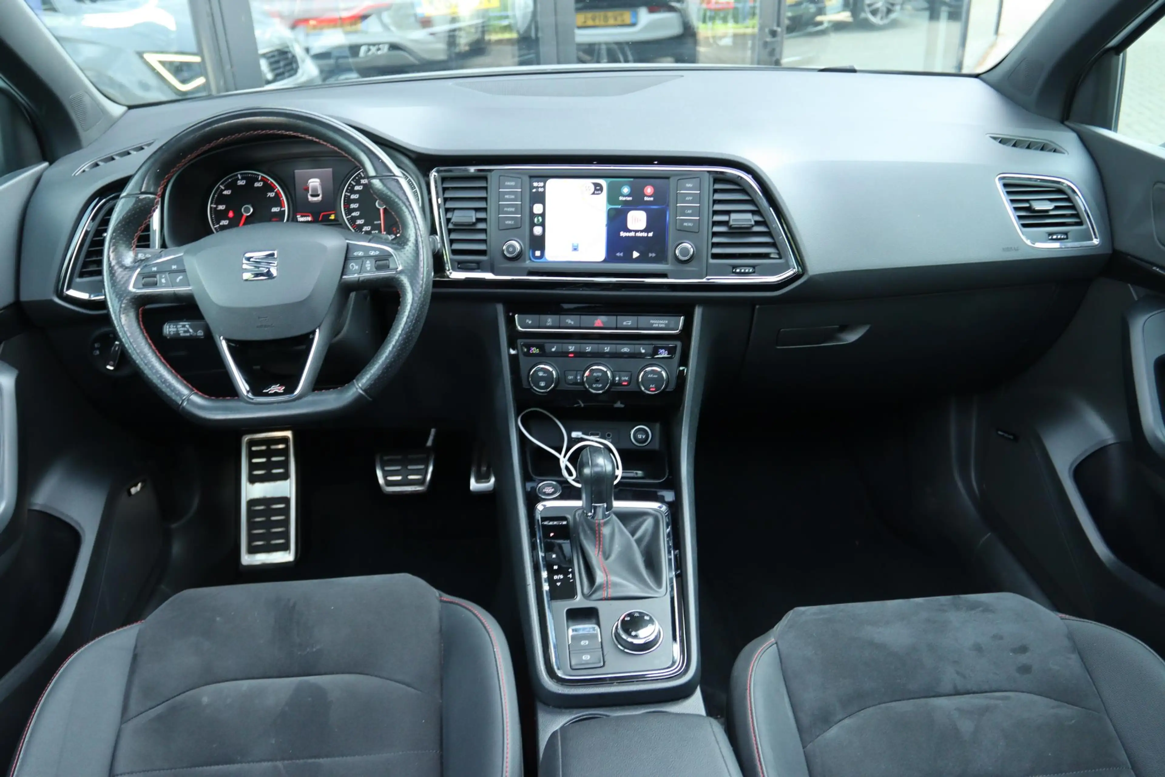 SEAT Ateca 2.0 ECOTSI FR 4DRIVE AUT. | PANO | CARPLAY | 360 C — photo 15