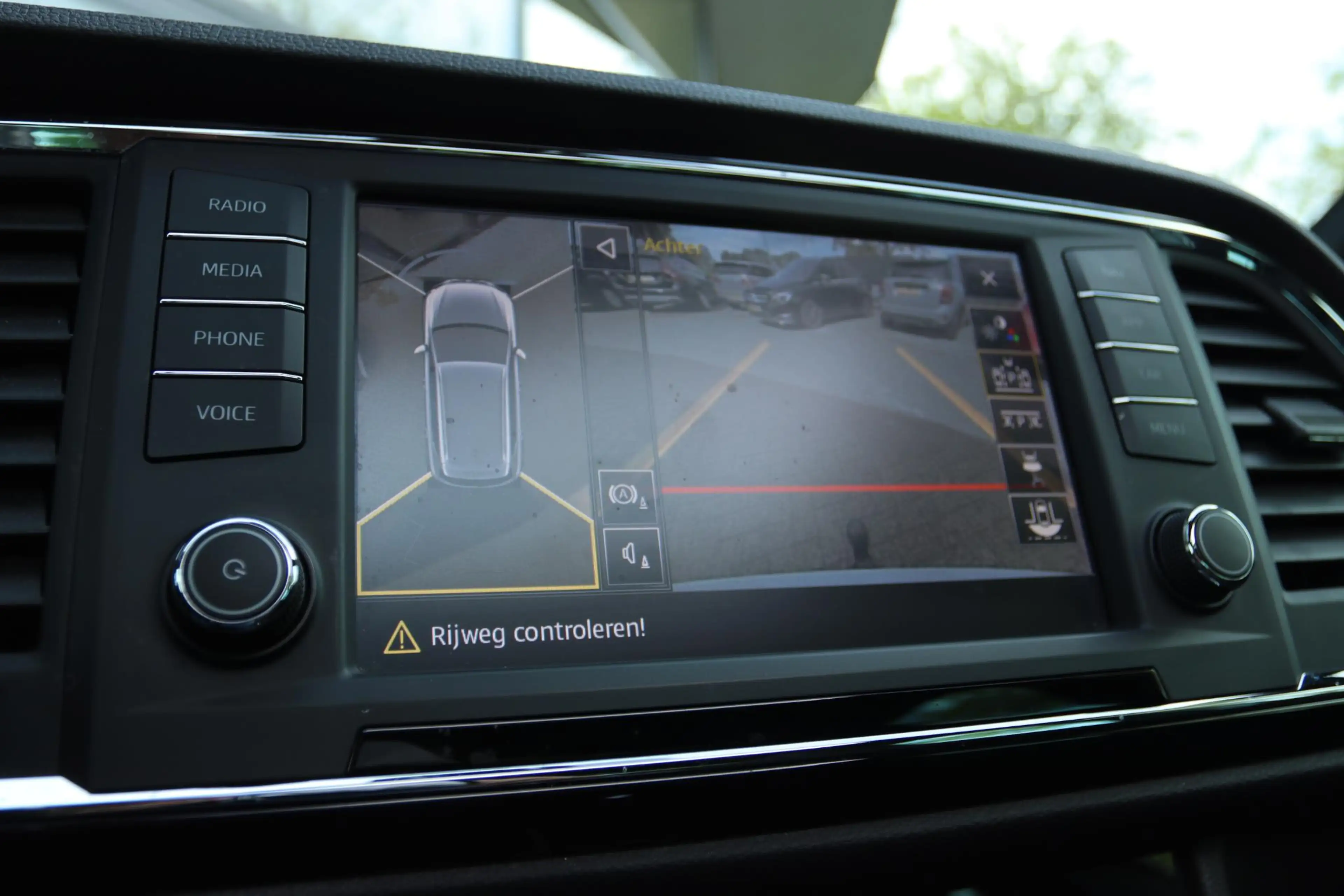 SEAT Ateca 2.0 ECOTSI FR 4DRIVE AUT. | PANO | CARPLAY | 360 C — photo 7