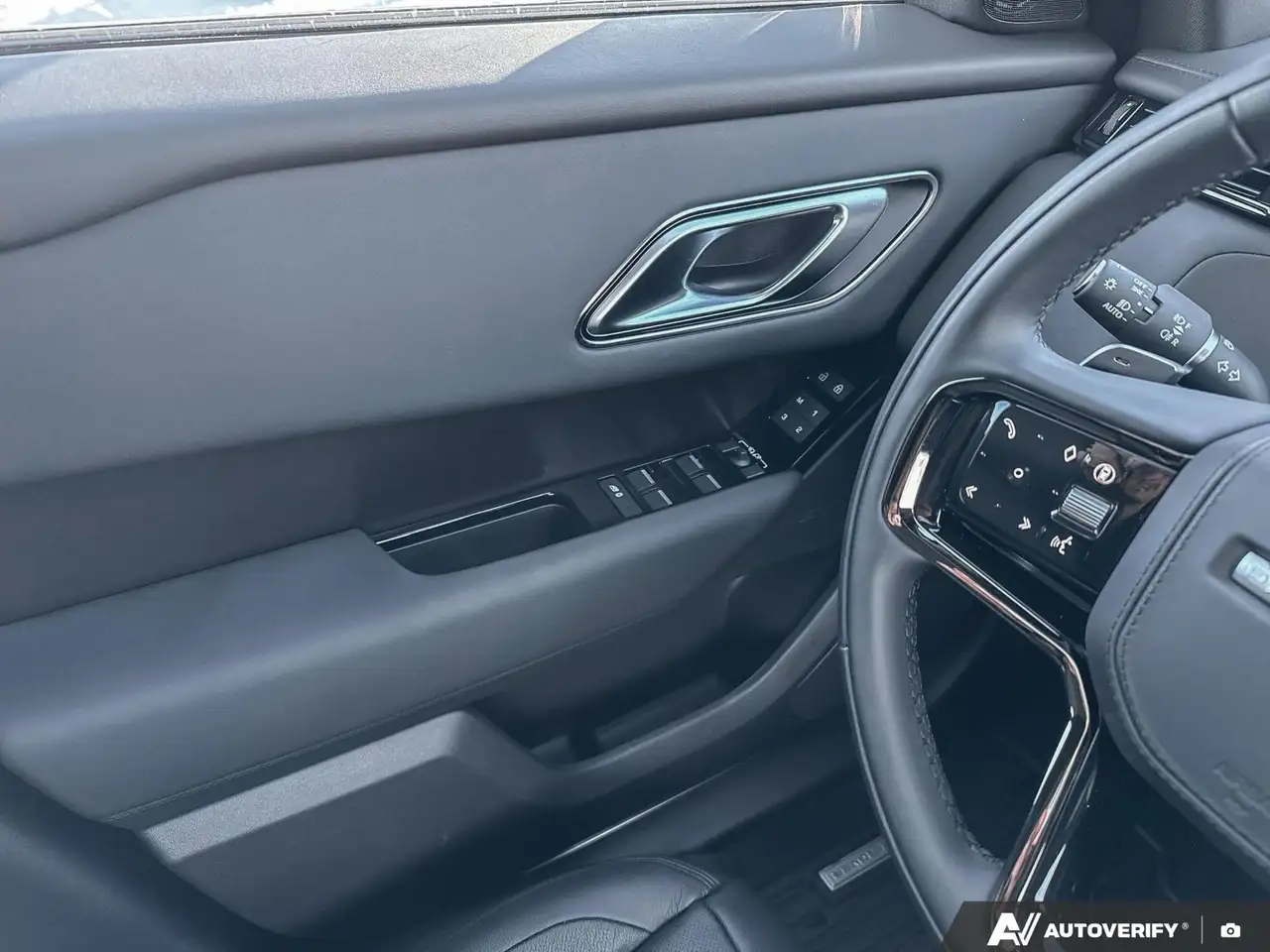 Land Rover Range Rover Velar снимка Land Rover Range Rover Velar