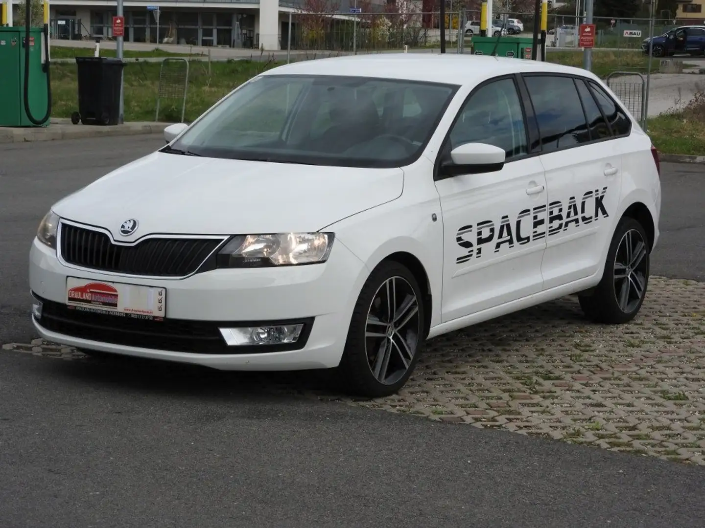 Skoda Rapid/Spaceback Spaceback 1,6 TDI Ambition Green tec Weiß - 1
