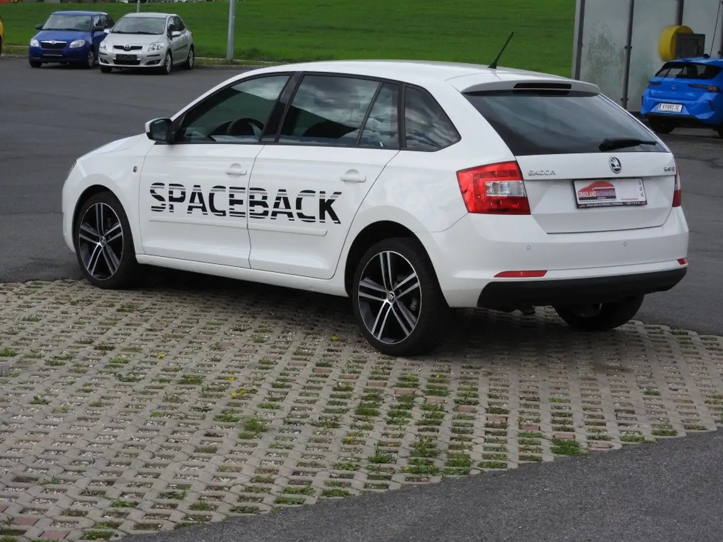 Skoda Rapid/Spaceback Spaceback 1,6 TDI Ambition Green tec Weiß - 2