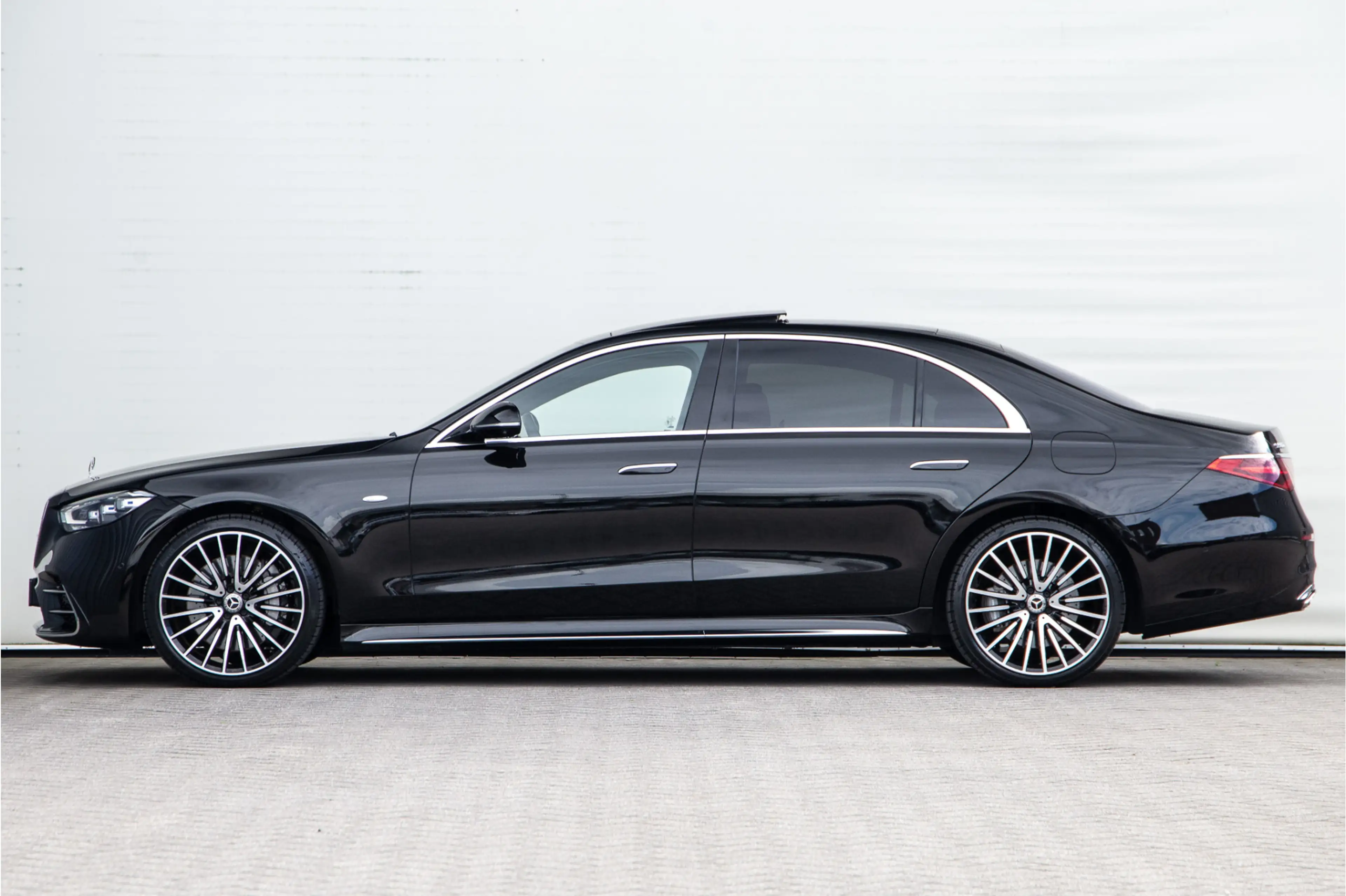 Mercedes-Benz S 580 e 4MATIC Lang AMG Premium Plus, Business Class, Bu — photo 4