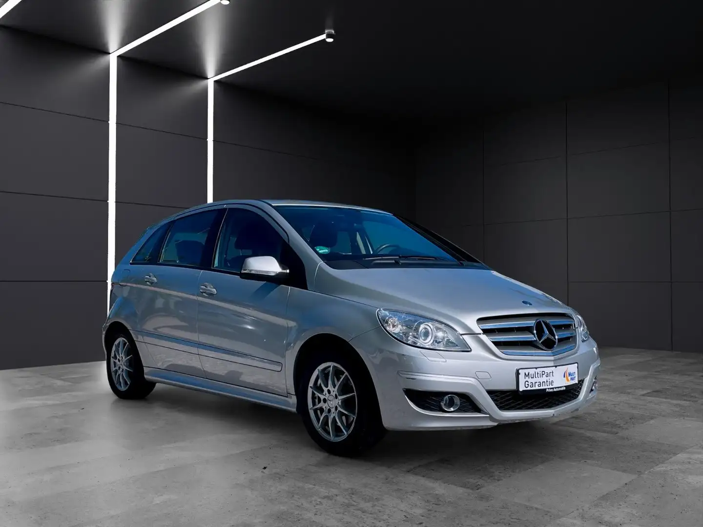 Mercedes-Benz B 200 Bi-Xenon~MFL~8-Fach bereift Silber - 1
