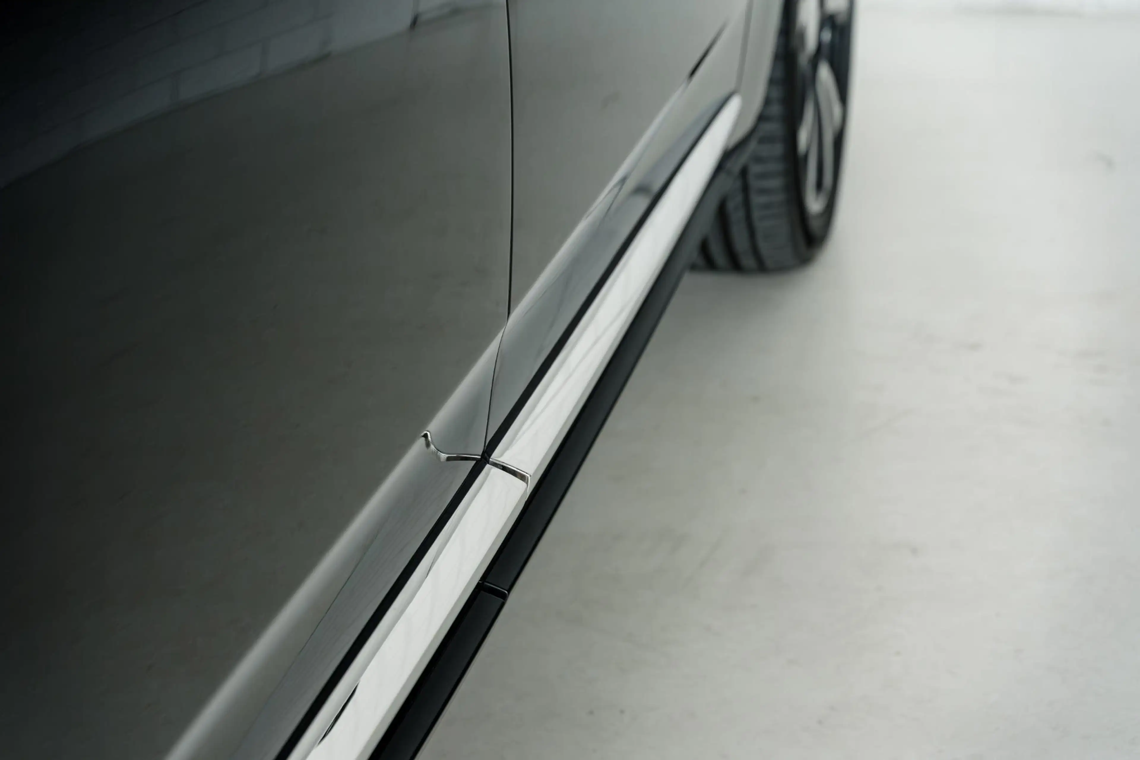 Rolls-Royce Cullinan | Bespoke | 4 Seats | Glass Partition | Theatre | — photo 13