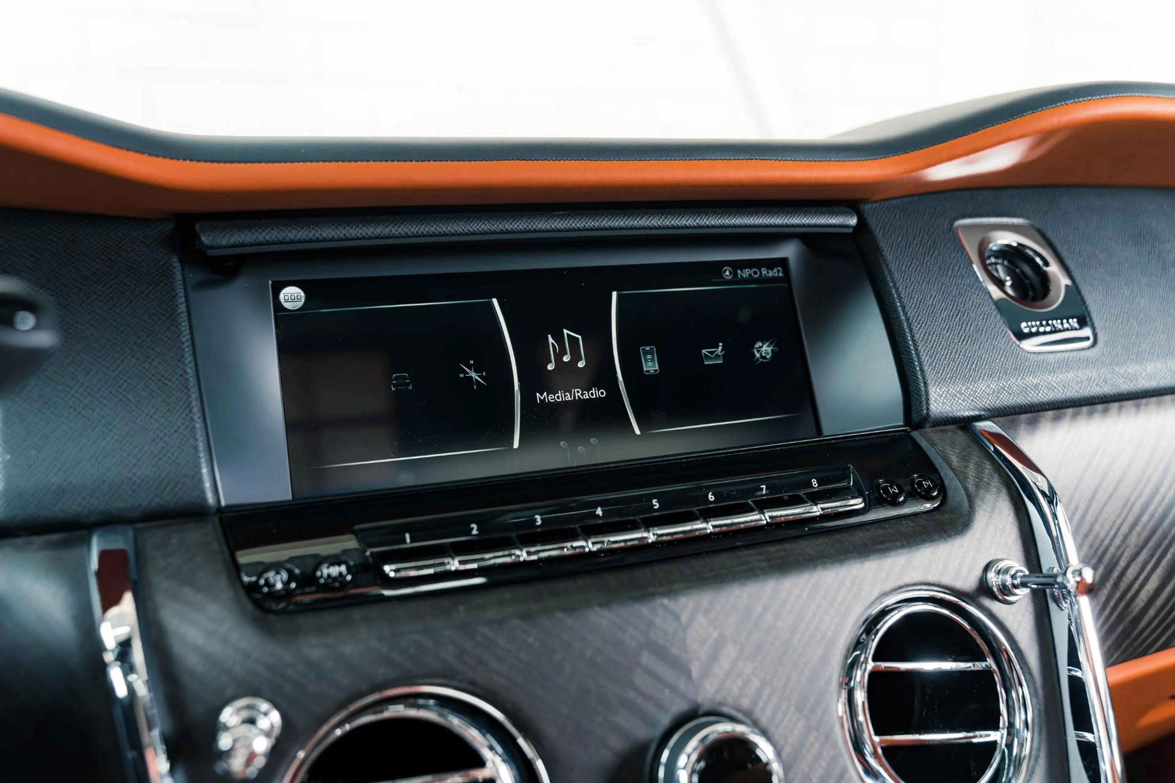 Rolls-Royce Cullinan | Bespoke | 4 Seats | Glass Partition | Theatre | — photo 48
