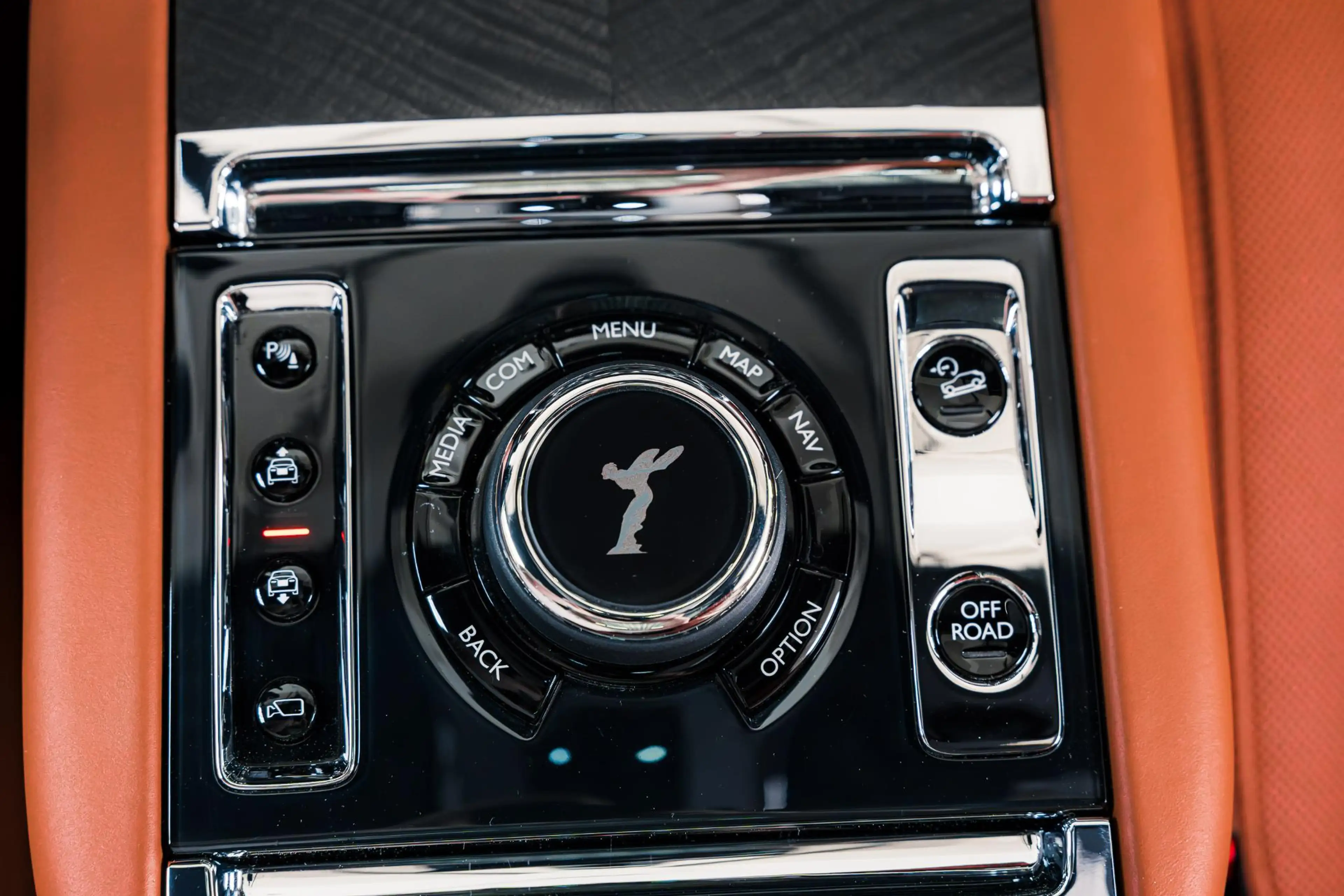 Rolls-Royce Cullinan | Bespoke | 4 Seats | Glass Partition | Theatre | — photo 49