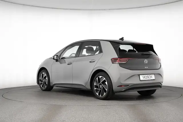 Volkswagen ID.3 view 4