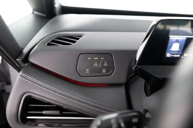 Volkswagen ID.3 view 14